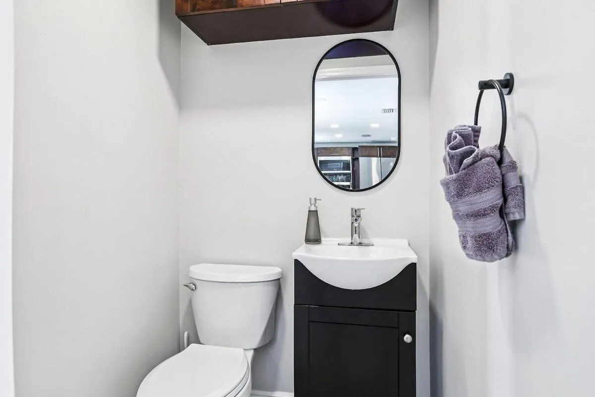 Coastal Comfort Retreat Getaway Near Hospitals 坦帕 度假居